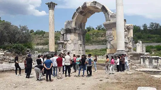 Öğrenciler eğitim öğretim yılını kültür gezileriyle tamamlıyor