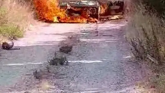 Önce alev topuna sonra metal yığınına döndü