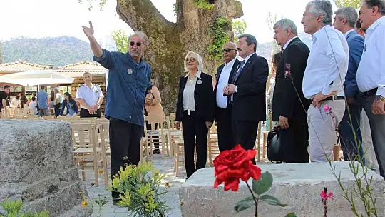 Opet, orman yangınlarından zarar gören köyleri yeniden inşa ediyor