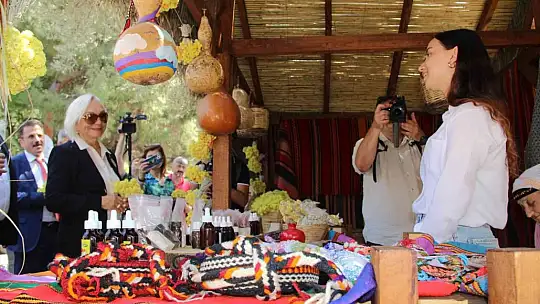 Opet, orman yangınlarından zarar gören köyleri yeniden inşa ediyor