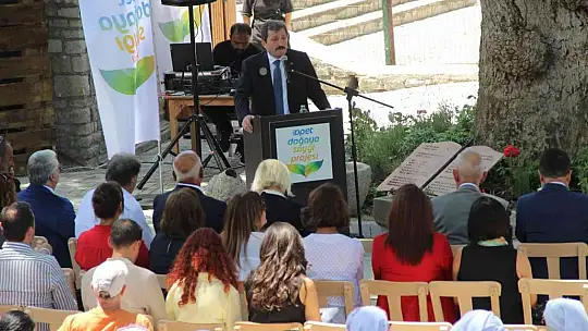 Opet, orman yangınlarından zarar gören köyleri yeniden inşa ediyor