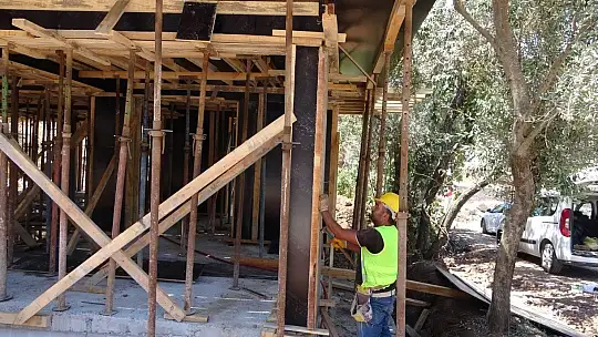 Orman yangınından etkilenen köylerde yaralar sarılıyor