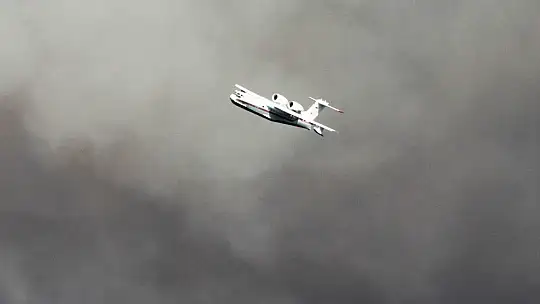 Orman yangınlarında 6 uçak 39 helikopter görev aldı