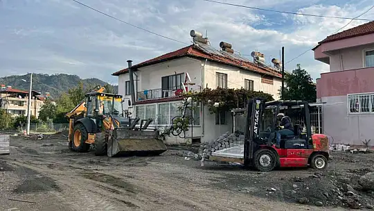 ORTACA'NIN MAHALLE YOLLARINA KİLİTLİ PARKE