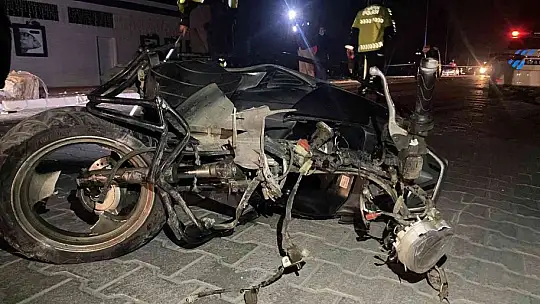 Otomobil ile motosiklet çarpıştı: 1 ölü