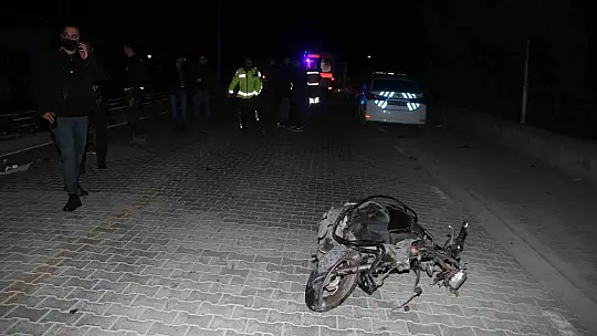 Otomobil ile motosiklet çarpıştı: 1 ölü