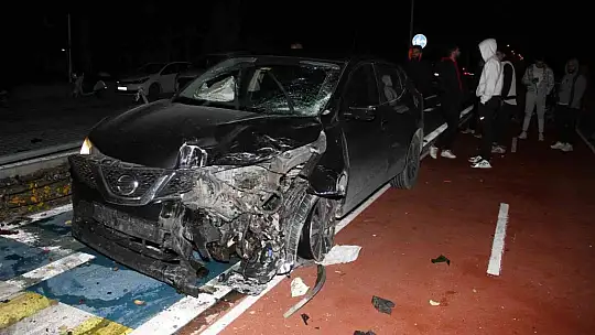 Otomobil ile motosiklet çarpıştı: 1 ölü