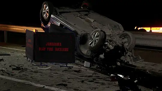 Otomobil kamyona arkadan çarptı: 1 ölü