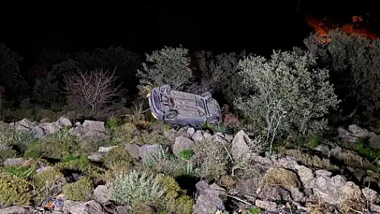 OTOMOBİL ŞARAMPOLE DÜŞTÜ