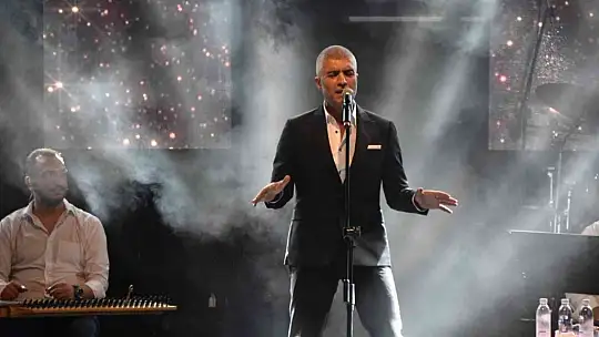 Özcan Deniz'den unutulmaz gece