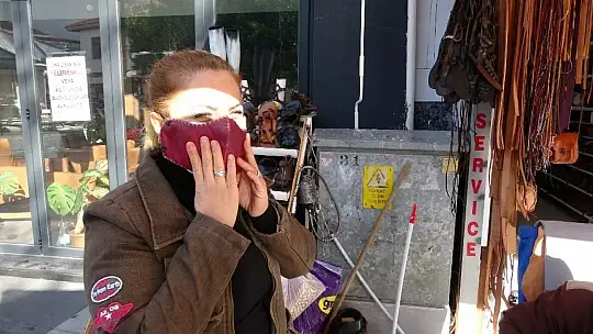 Pandemi sonrası deri maske üretmeye başladı