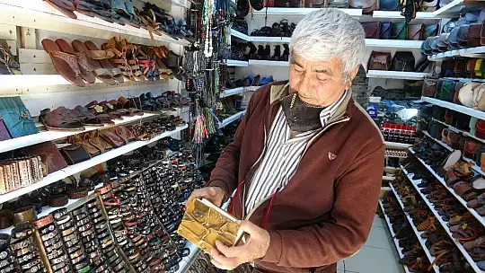 Pandemi sonrası deri maske üretmeye başladı