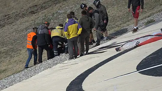 Paraşüt pilotlarının talihsiz kazası