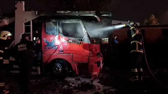 PARK HALİNDEKİ KAMYON KUNDAKLANDI