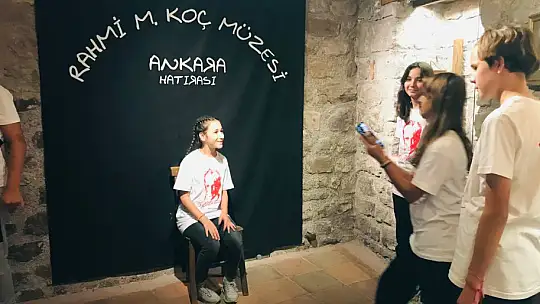 Öğrenciler Ata'nın huzuruna çıktı