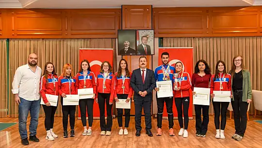 Rektör Çiçek, başarılı sporcularla iftar yemeğinde buluştu