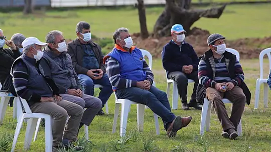 Üreticiler Tarım AR-GE ve Tohum Merkezinde bir araya geldi
