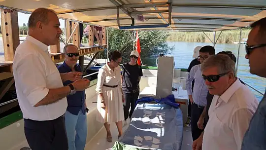 CARETTA CARETTA'LARIN ANNESİ ANISINA ANIT HEYKEL