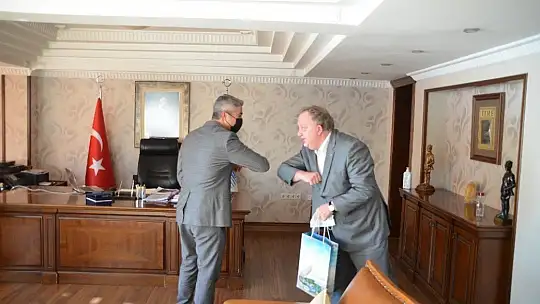 Rus konsolos Rogoza'dan Başkan Oktay'a övgü