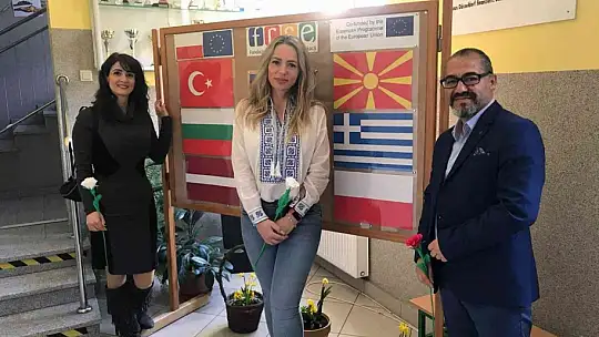 Şahidi Ortaokulu Polonya'da Türkiye'yi temsil etti