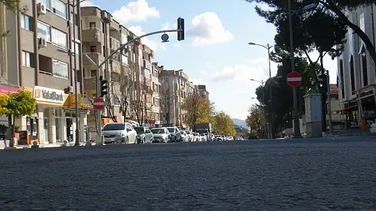 Sakin kent kedi ve köpeklere kaldı