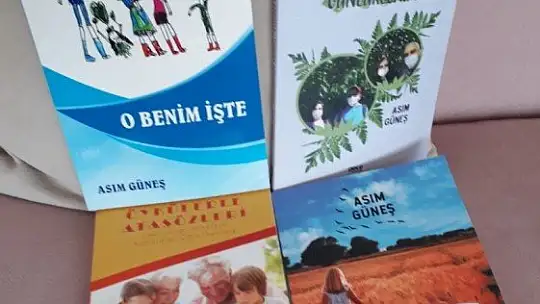 Salgın sürecinde evden çıkmayan emekli öğretmen 4 kitap yazdı