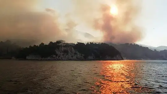 Samos kabusu yaşıyor