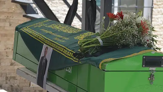 Sanat camiası Ali Demirel'i son yolculuğunda yalnız bıraktı