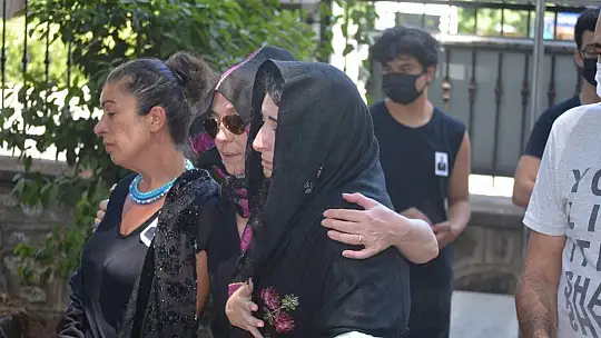 Sanat camiası Ali Demirel'i son yolculuğunda yalnız bıraktı