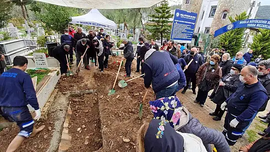 Sanatçı dostları Akrep Nalan'ı yalnız bıraktı