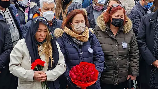 Sanatçı dostları Akrep Nalan'ı yalnız bıraktı
