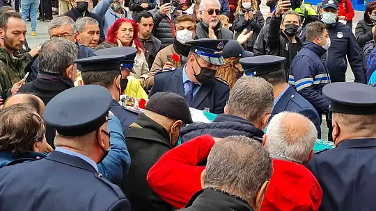 Sanatçı dostları Akrep Nalan'ı yalnız bıraktı