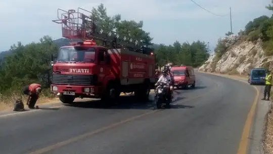 Şarampole yuvarlanan araçtan itfaiye tarafından çıkarıldı