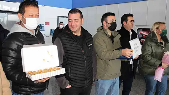 Savaşın ortasında kalan turizmciler 84 saatlik yolculuğun ardından Bodrum'a ulaştı: İlk işleri baklava yemek oldu