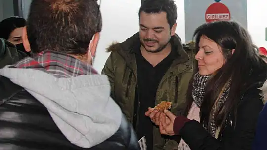 Savaşın ortasında kalan turizmciler 84 saatlik yolculuğun ardından Bodrum'a ulaştı: İlk işleri baklava yemek oldu