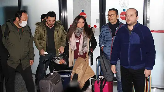 Savaşın ortasında kalan turizmciler 84 saatlik yolculuğun ardından Bodrum'a ulaştı: İlk işleri baklava yemek oldu