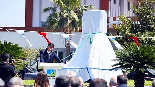 Karaca, sağlık çalışanlarının yanında olmaya çalışıyoruz