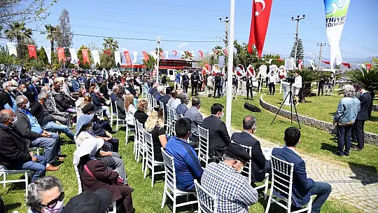 Karaca, sağlık çalışanlarının yanında olmaya çalışıyoruz