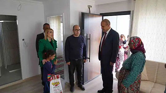 Sel mağduru Roman vatandaşlar prefabrik konutlarına kavuştu