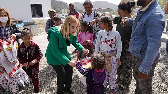 Sel mağduru Roman vatandaşlar prefabrik konutlarına kavuştu