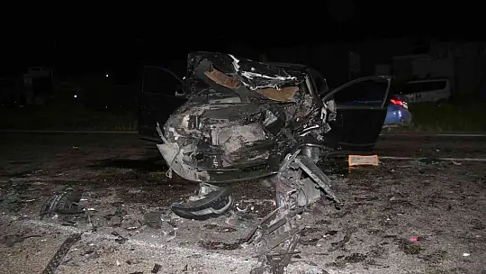 Seydikemer'de iki otomobil çarpıştı: 1 ölü 3 yaralı