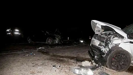 Seydikemer'de iki otomobil çarpıştı: 1 ölü 3 yaralı
