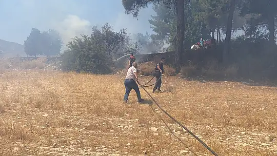 Seydikemer'de yangının biri sönüyor, biri başlıyor
