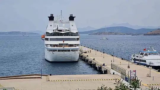 Sezonun dördüncü gemisi Bodrum'a geldi