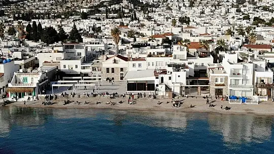 Sıcak havayı gören sahile akın etti