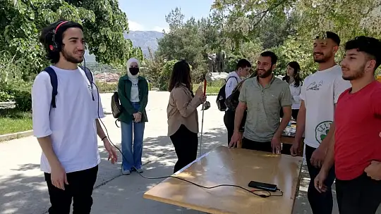 Simülasyon etkinliğinde engelli arkadaşlarıyla empati kurdular