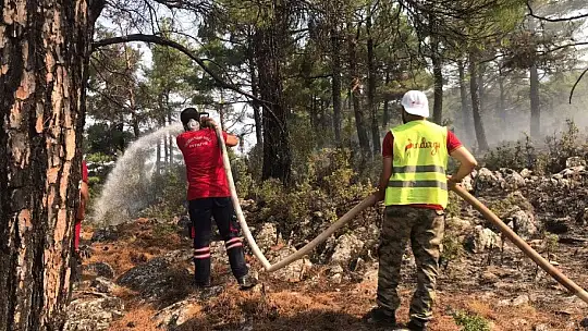 Sındırgı yangın destek ekibi ve yardımlar Muğla yangın bölgesine ulaştı
