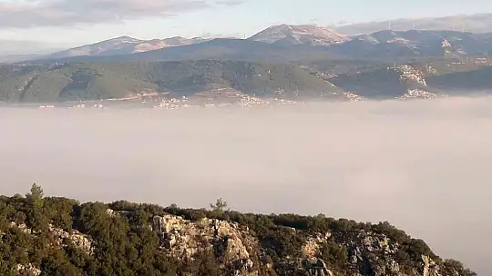 SİS NEDENİYLE GÖRÜŞ MESAFESİ 10 METREYE DÜŞTÜ