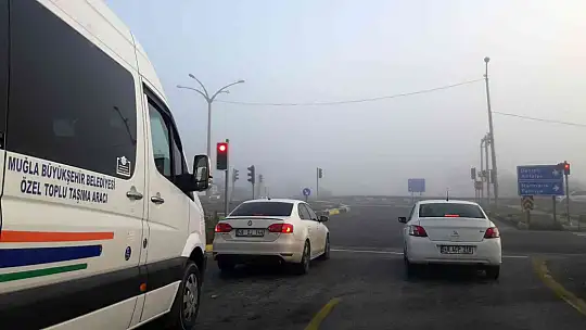 SİS NEDENİYLE GÖRÜŞ MESAFESİ 10 METREYE DÜŞTÜ