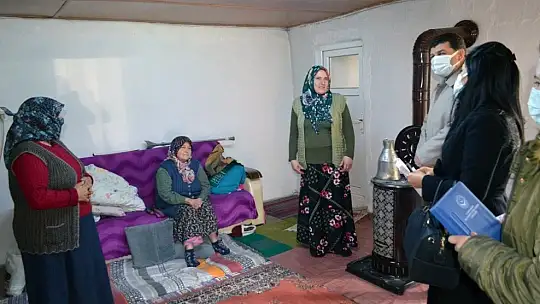 Sosyal yardımdan faydalanamadığı tespit edilen ailelere ziyaret